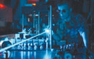 Phòng thủ trước tia laser